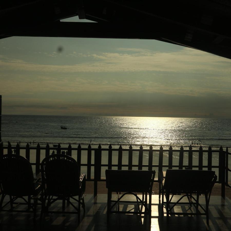 O3 Beach Resort 帕罗林 外观 照片